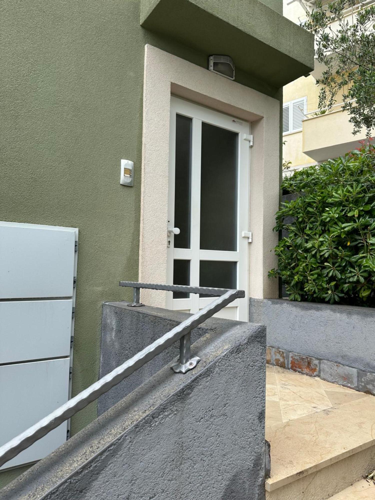 Apartments Dalmacija Tučepi Exterior foto